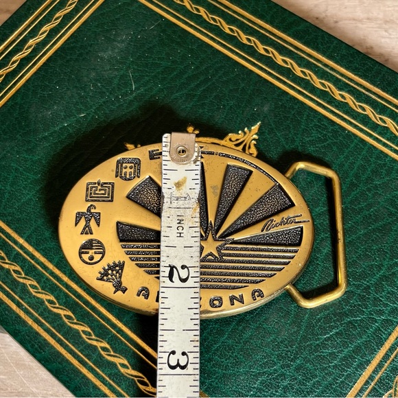 Vintage Solid Brass Arizona Collectable Belt Buckle. Artist Signed! - Picture 4 of 5